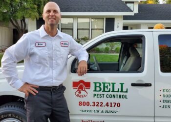 Pest-control-technicians__Pest-Control